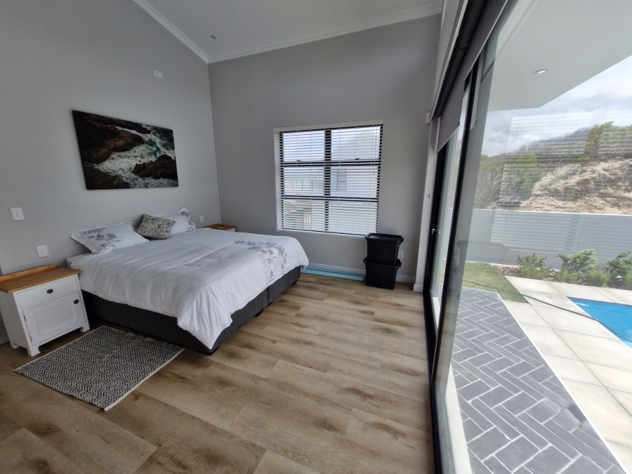 4 Bedroom Property for Sale in Stilbaai Oos Western Cape